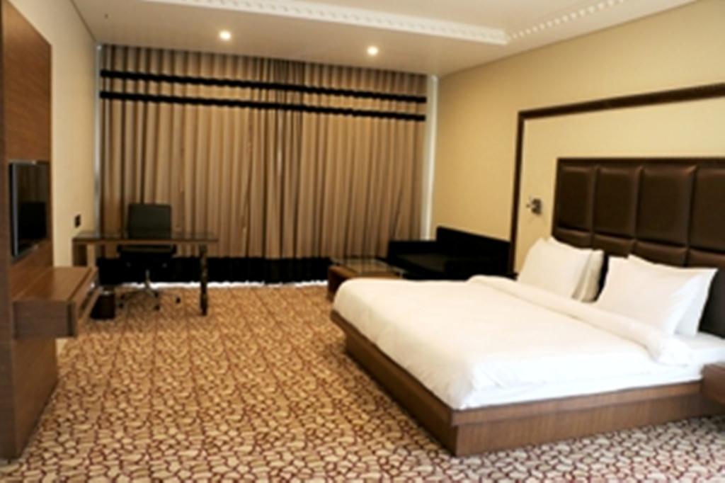 Anjushree Hotell Ujjain Exteriör bild