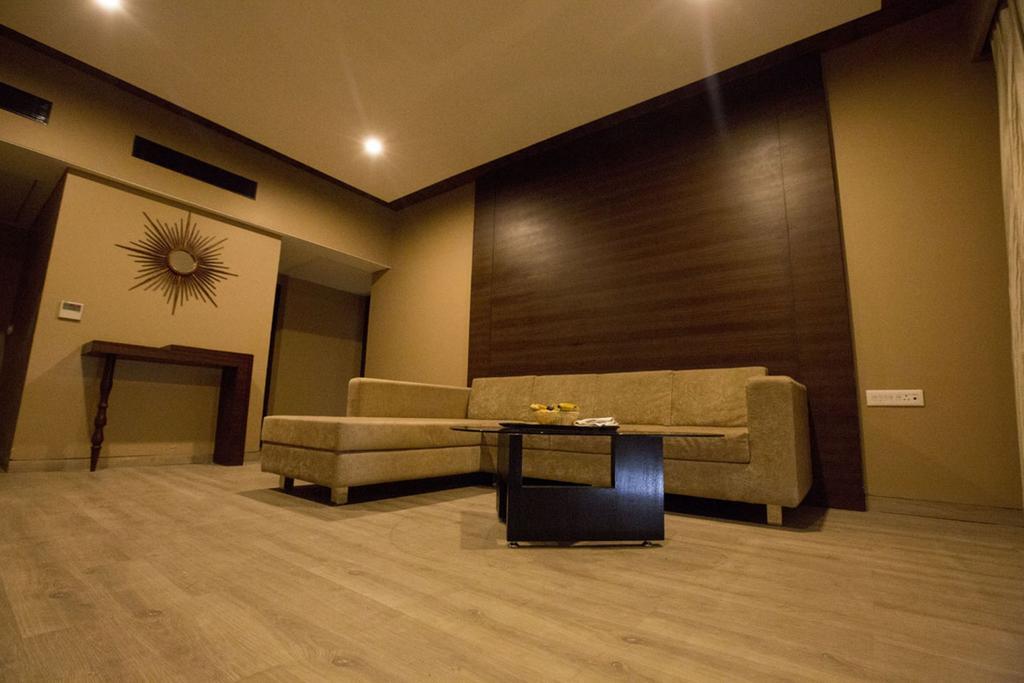 Anjushree Hotell Ujjain Exteriör bild