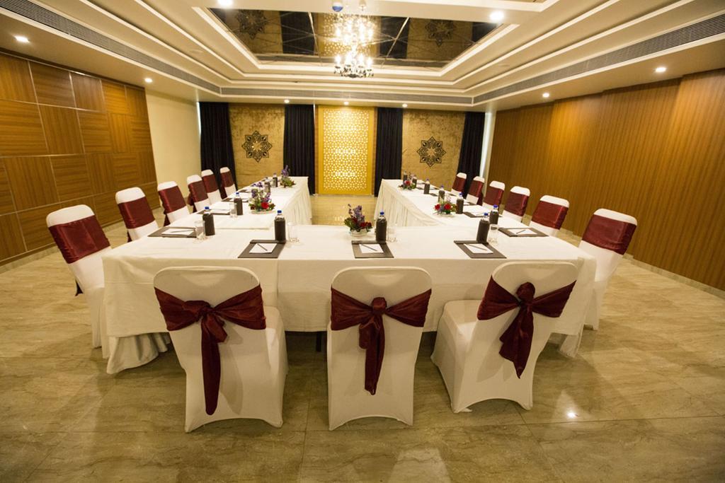 Anjushree Hotell Ujjain Exteriör bild