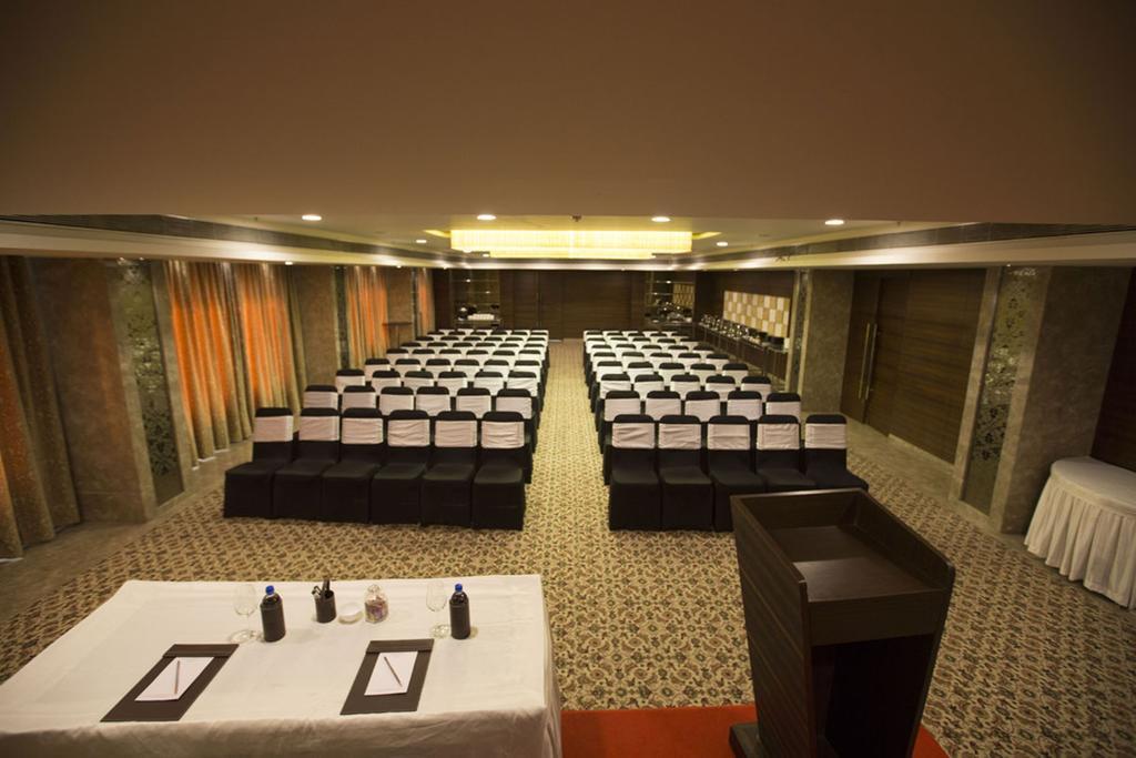 Anjushree Hotell Ujjain Exteriör bild