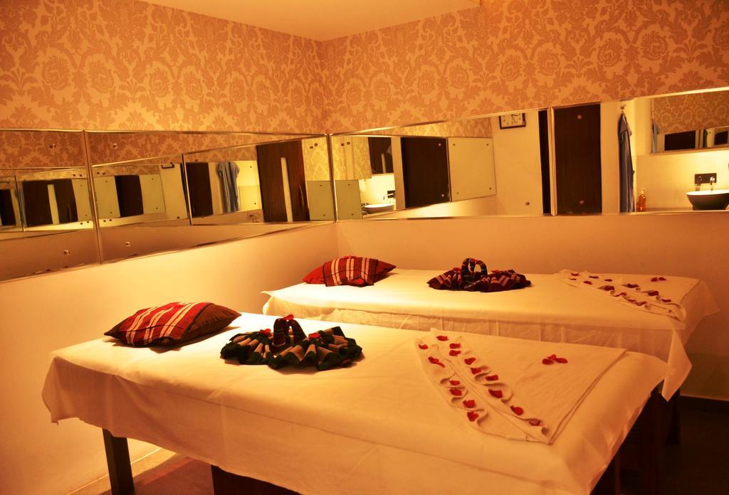 Anjushree Hotell Ujjain Exteriör bild