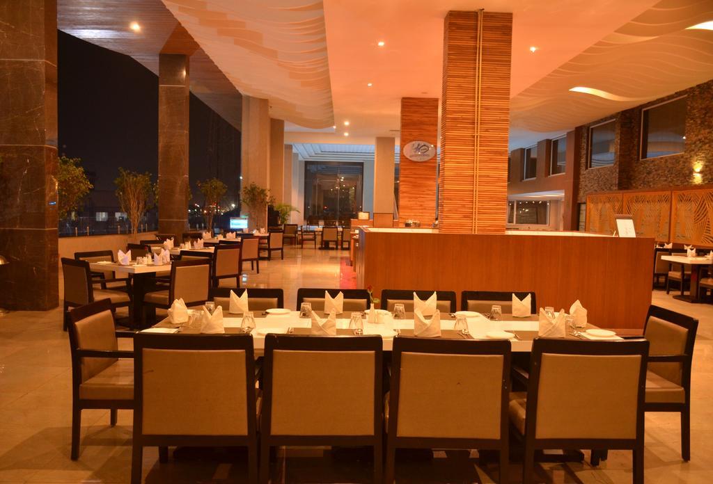 Anjushree Hotell Ujjain Exteriör bild