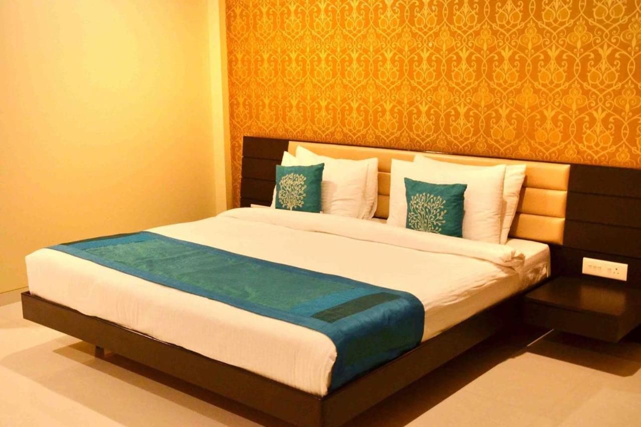 Anjushree Hotell Ujjain Exteriör bild