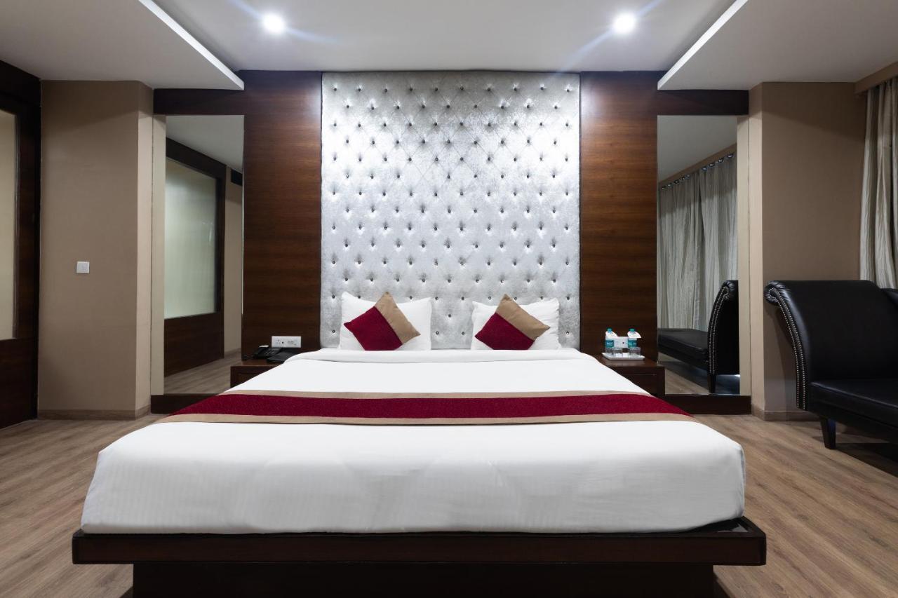 Anjushree Hotell Ujjain Exteriör bild